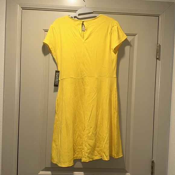 Yellow New York and company dress with tags attached - Picture 2 of 2